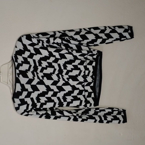 Future Collective Women's Size Small Crop Long Sleeve Cross Front Sweater New - Picture 3 of 9